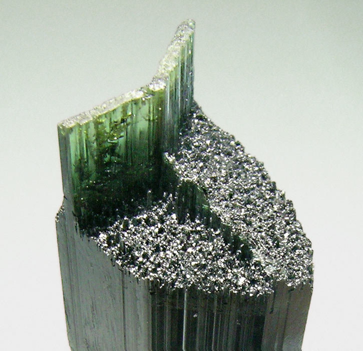 specimens/s_imagesM5/Elbaite-MR67M5t.jpg