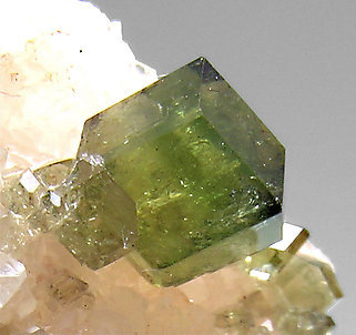 Fluor-uvite with Magnesite and Calcite. 