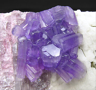 Fluorapatito con Orthoclasa. 