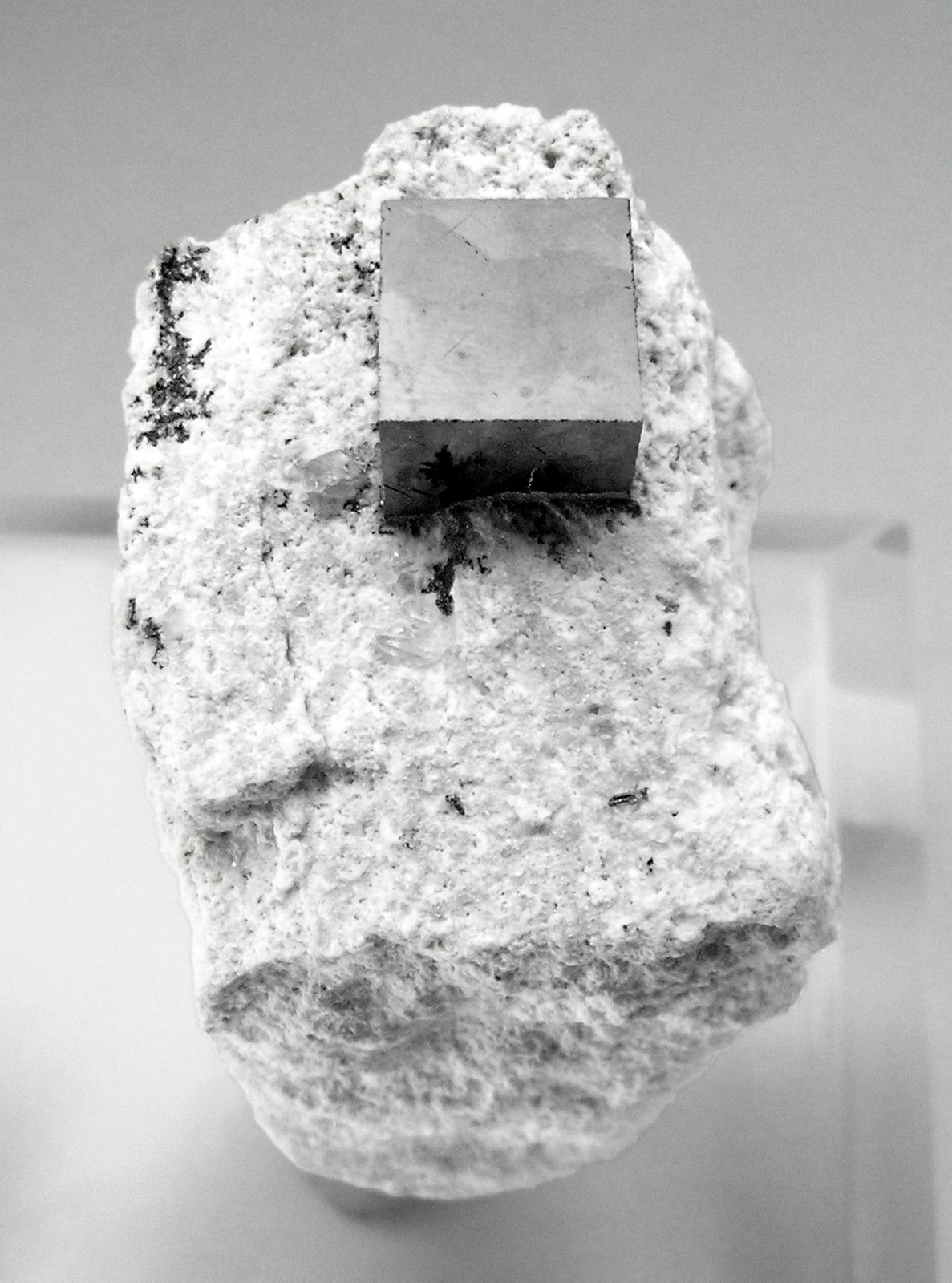 specimens/s_imagesM9/Bixbyite-AP63M9t.jpg