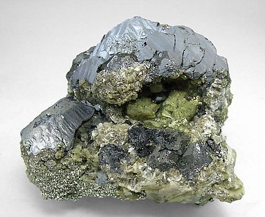 Sphalerite with Chalcopyrite, Siderite, Pyrite and Muscovite. Rear