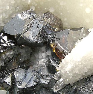 Sphalerite with Baryte and Quartz. 