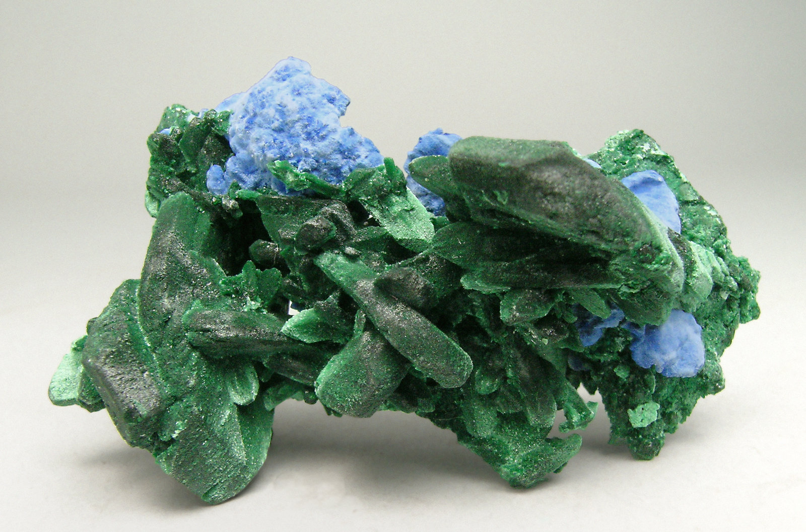 specimens/s_imagesN0/Malachite_pseudo_Azurite-TZ98N0f.jpg