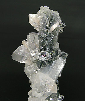Fluorapophyllite-(K) with Stilbite and Quartz. 