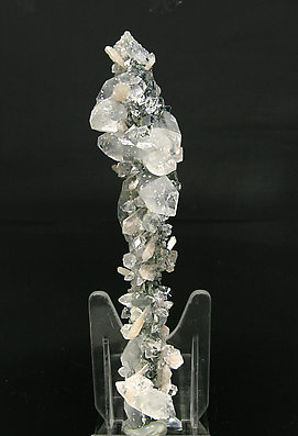 Fluorapophyllite-(K) with Stilbite and Quartz. 