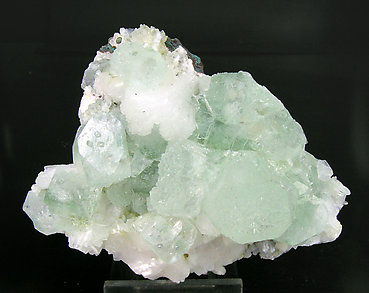 Fluorapophyllite-(K) with Stilbite and Heulandite-Ca.