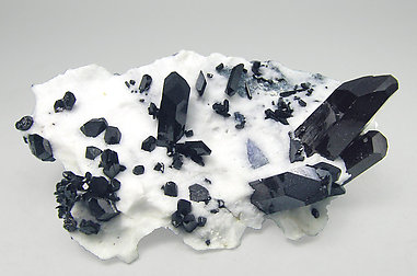 Neptunite with Benitoite and Natrolite. Side