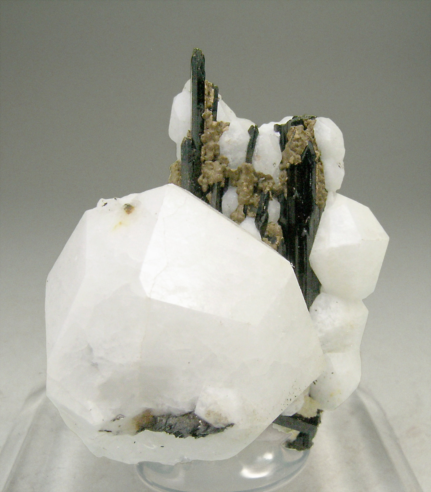 гранат камень ограненный. роковой драгоценный камень. грандидьерит. роковой драгоценный камень. роковой драгоценный камень.