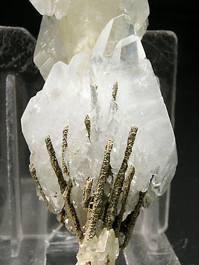 Calcite with Hedenbergite. 