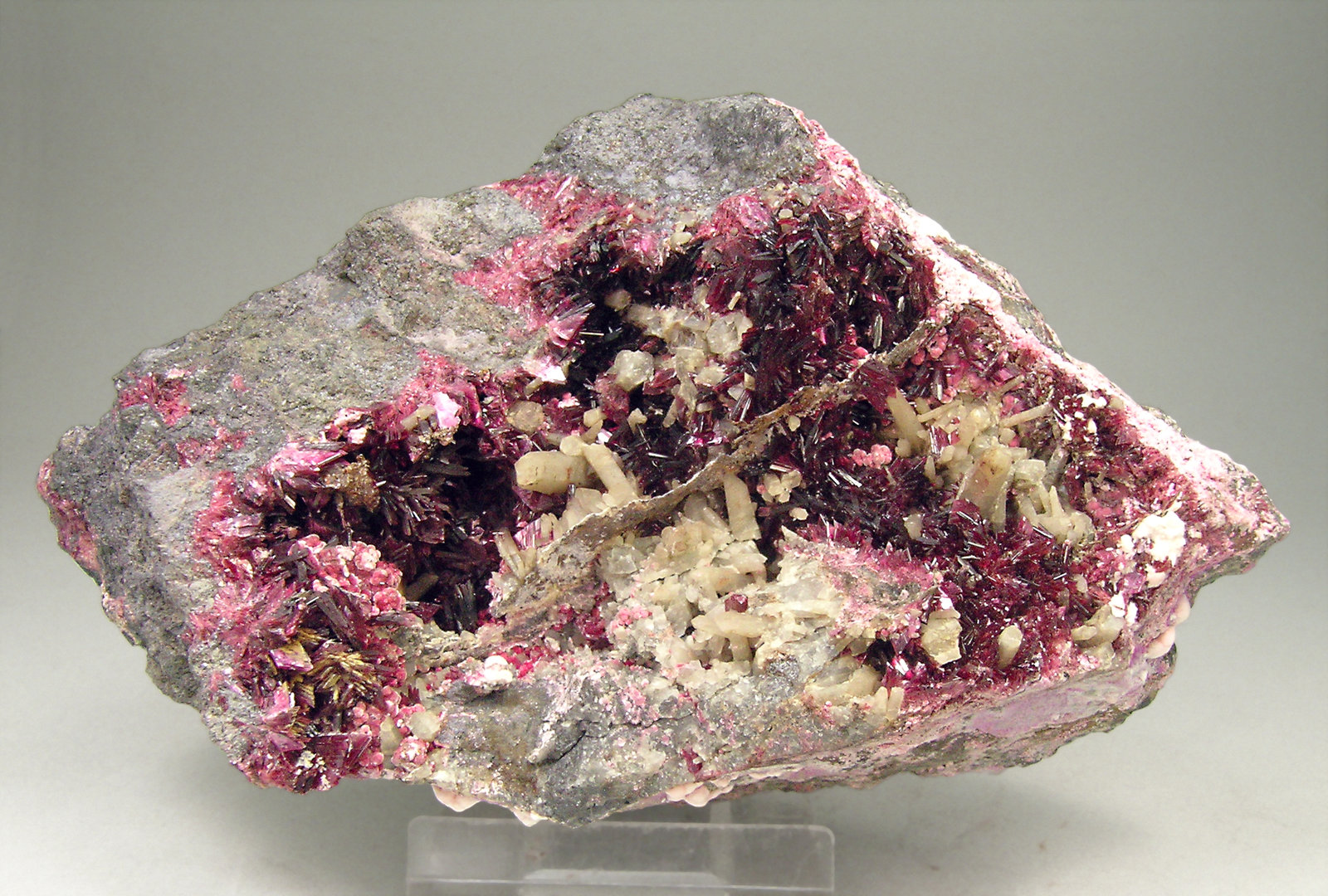 specimens/s_imagesN4/Erythrite-AR37N4f.jpg