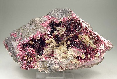 Erythrite with Quartz. 