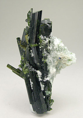 Epidote with Byssolite. Rear