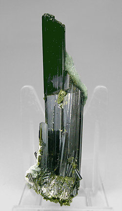 Epidote with Byssolite. Front