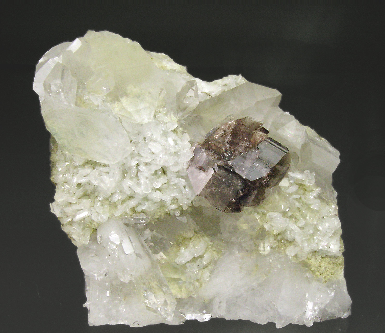 specimens/s_imagesN9/Axinite_Fe-TM96N9f.jpg