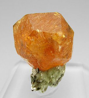 Spessartine with Mica. Side