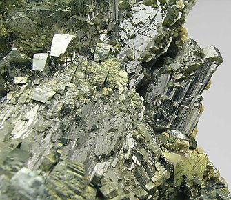 Epitactic Arsenopyrite-Marcasite with Calcite, Siderite and Chalcopyrite. 