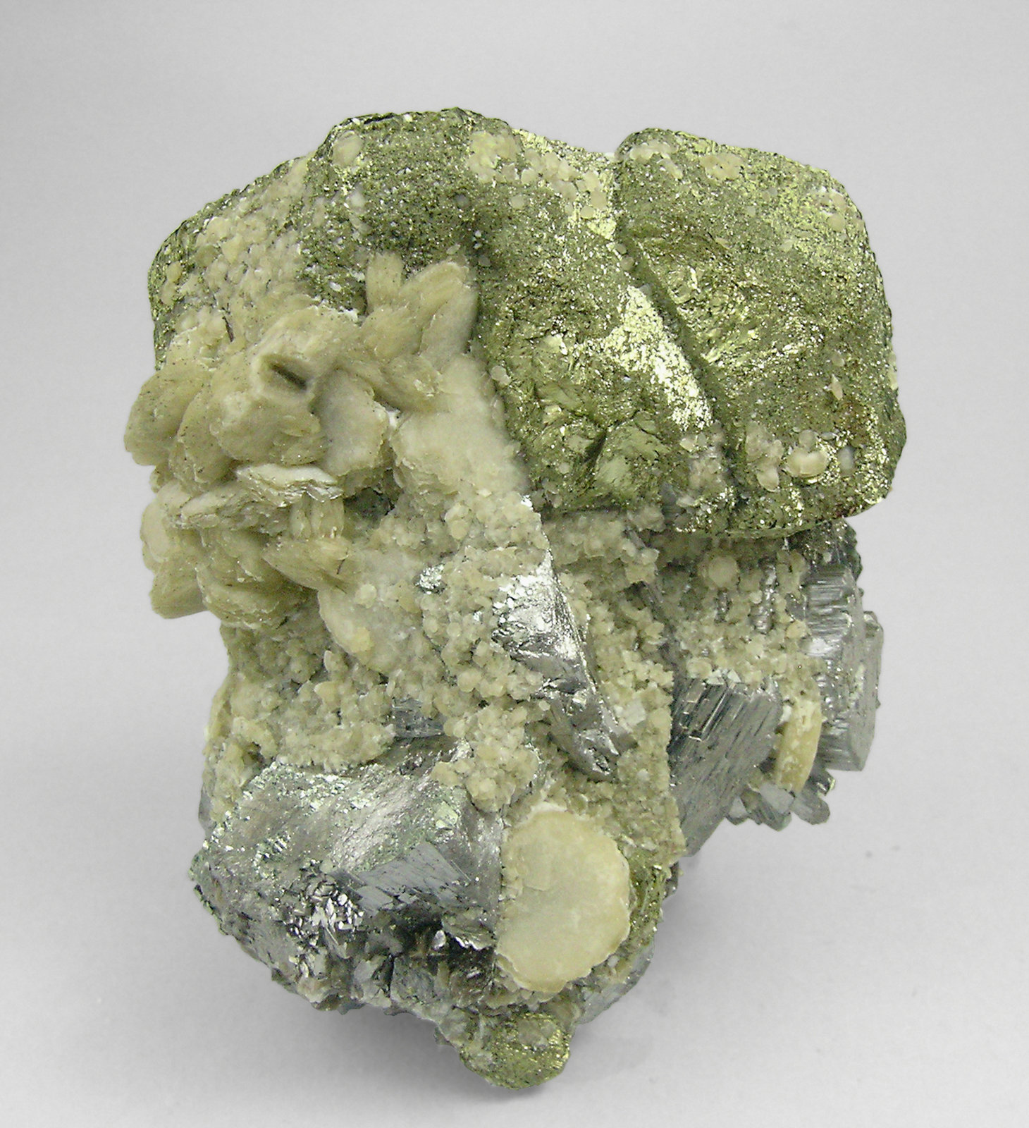 specimens/s_imagesP3/Chalcopyrite-TG27P3r.jpg