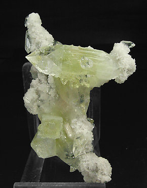 Fluorapophyllite-(K) with Quartz. 