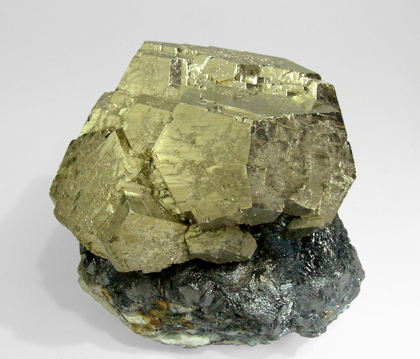 specimens/s_imagesP4/Pyrite-ET72P4f.jpg