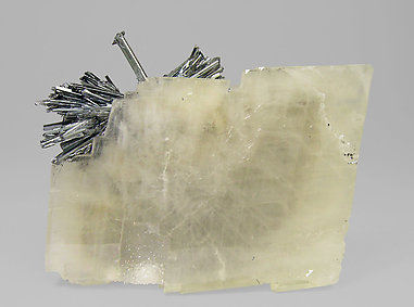 Baryte with Stibnite. Front