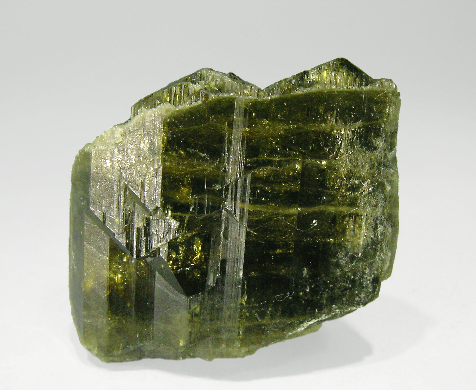 specimens/s_imagesP8/Epidote-RJ12P8f.jpg