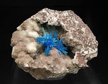 Pentagonite with Stilbite.