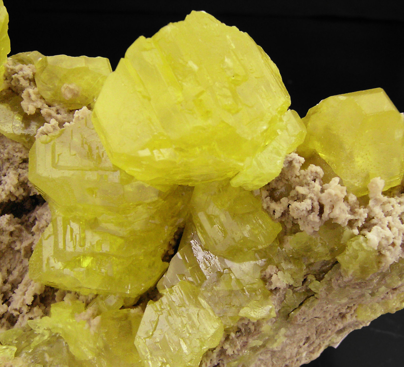 specimens/s_imagesP9/Sulfur-AB79P9d.jpg