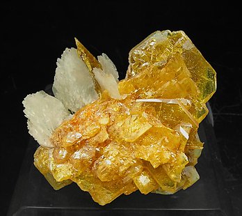 Wulfenita con Calcita. 