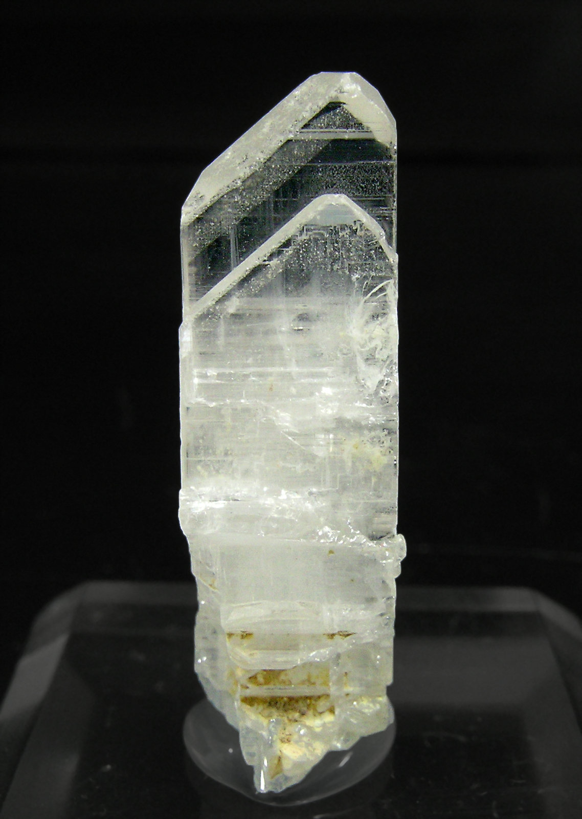 specimens/s_imagesQ1/Cerussite-TR26Q1f.jpg