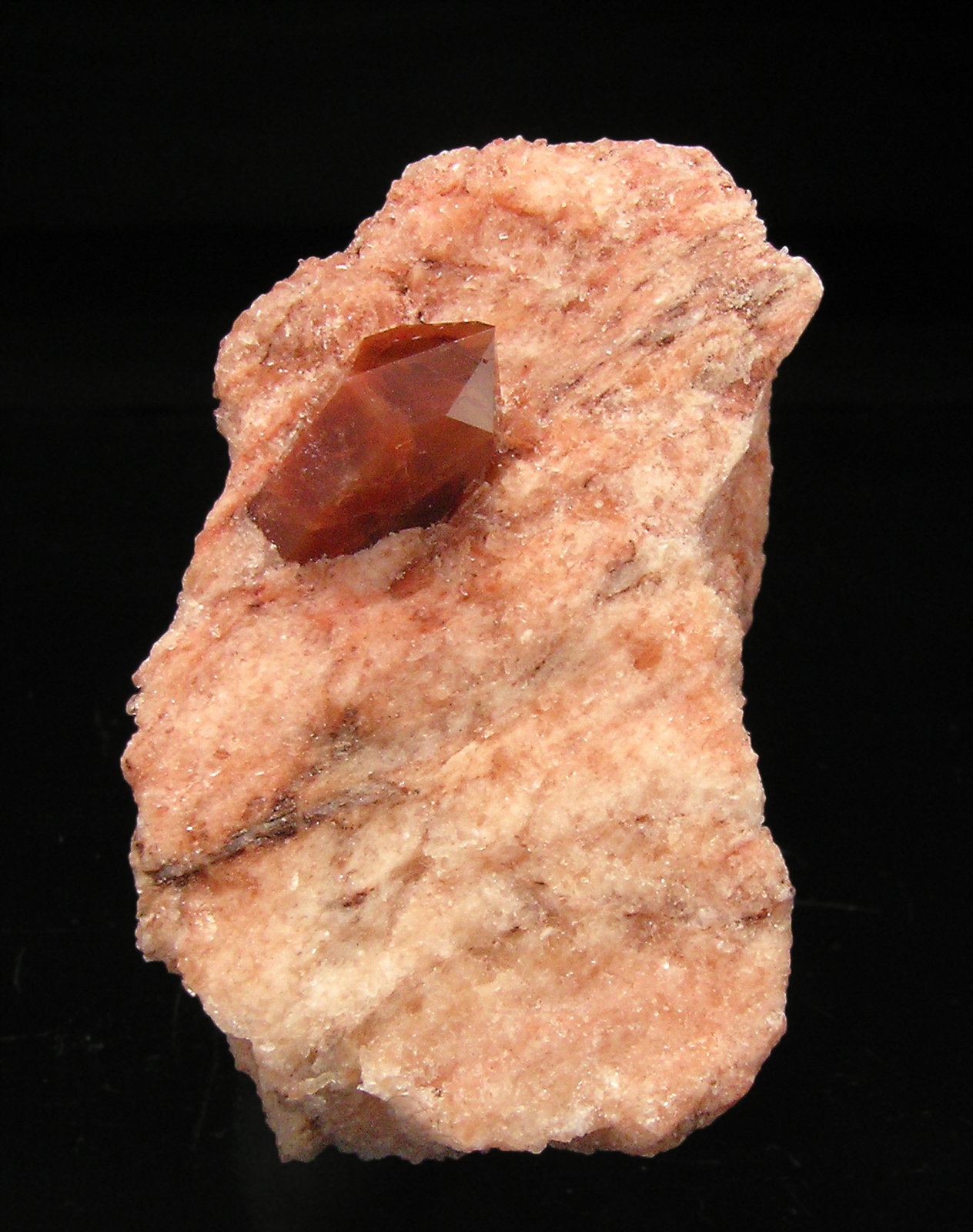 specimens/s_imagesQ1/Quartz_red-NP8Q1.jpg