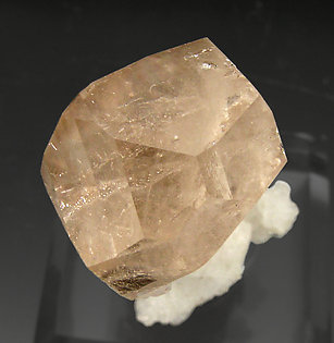 Topaz with Albite. Top