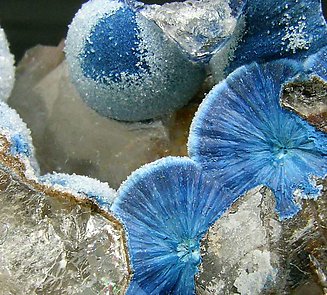 Shattuckite with Quartz. 