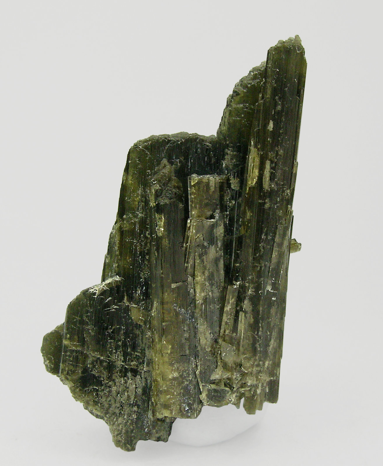 specimens/s_imagesQ5/Epidote-RR56Q5r.jpg