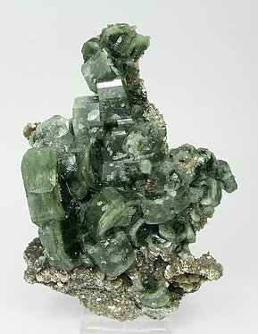 Fluorapatito con Moscovita, Cuarzo y Dolomita. Vista frontal