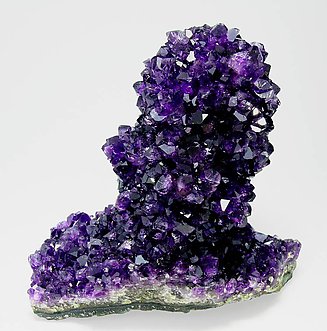 Quartz (variety amethyst). Front