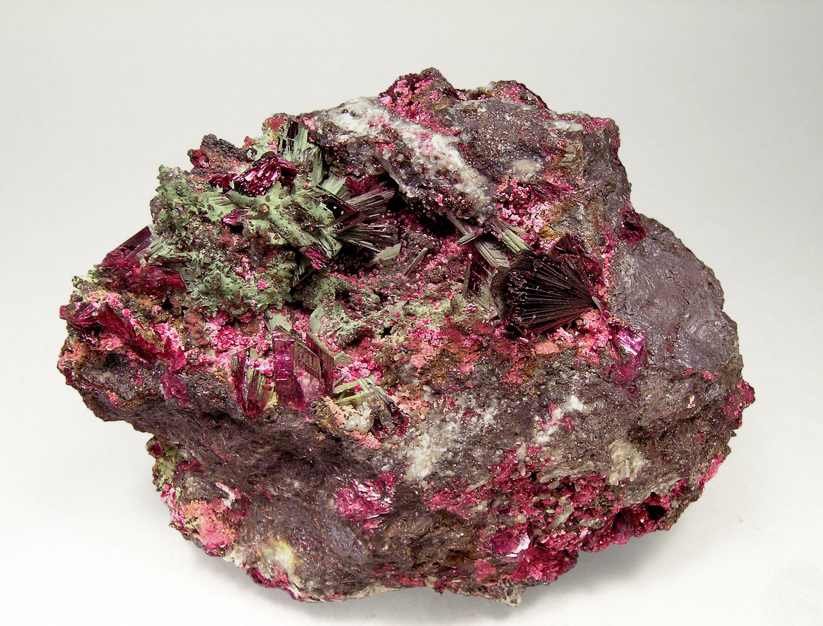 specimens/s_imagesQ7/Erythrite-EQ69Q7f.jpg