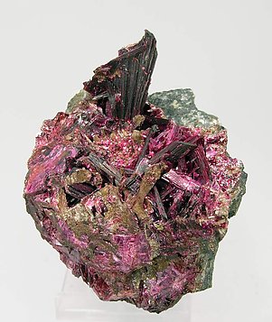 Erythrite with Quartz. 