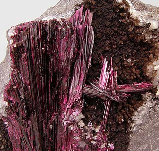 Erythrite with Quartz. 