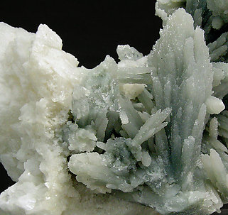 Quartz with Dolomite. 