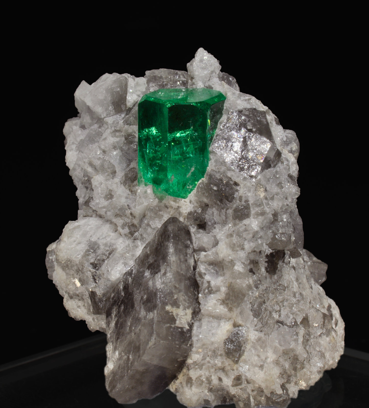 specimens/s_imagesQ8/Beryl_Emerald-DX99Q8s.jpg