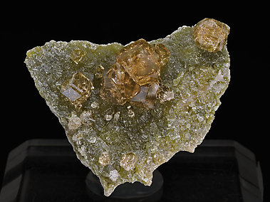 Grossular (hessonite) with Clinochlore. 