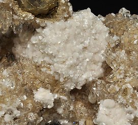 Bultfonteinite with Hydroxyapophyllite-(K) and Calcite. 