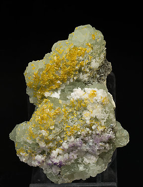 Fluorite with Wulfenite. 