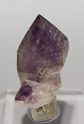 Quartz (variety amethyst and scepter).