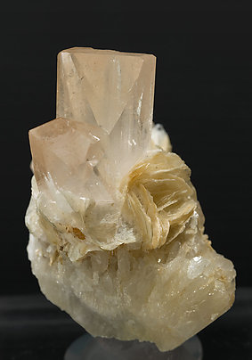 Topaz with Muscovite and Albite. Rear