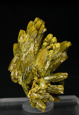 Pyromorphite. Rear