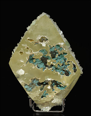 Calcite with Stilbite and Fluorapophyllite-(K). Rear