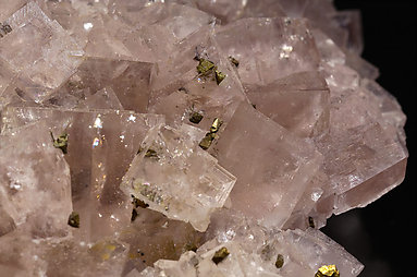 Fluorite with Baryte, Chalcopyrite and Calcite. 