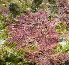 Clinozoisite with Quartz and Garnet. 