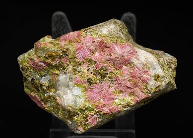 Clinozoisite with Quartz and Garnet.